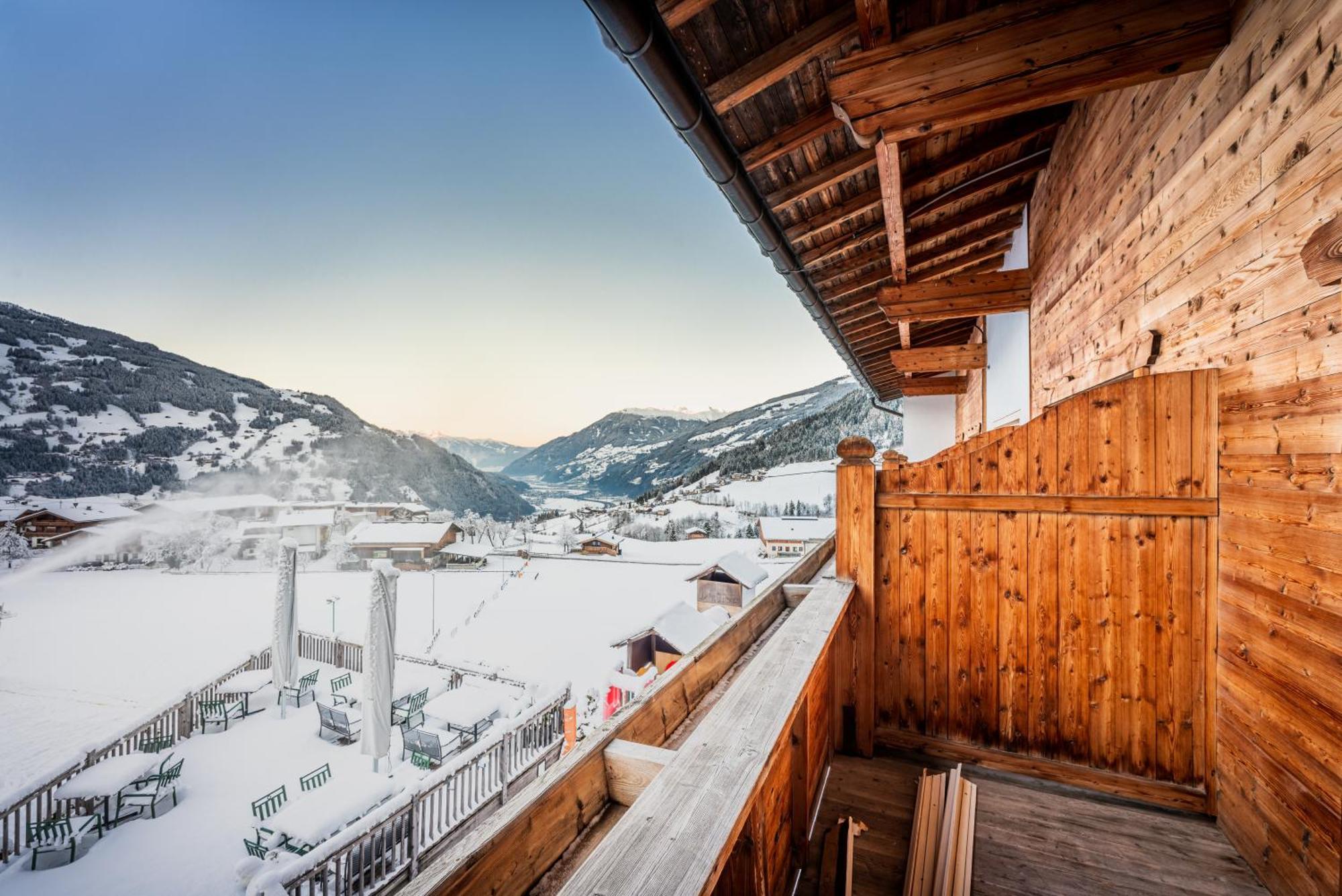 Alpen Wohlfuehlhotel Doerflwirt Hainzenberg Luaran gambar