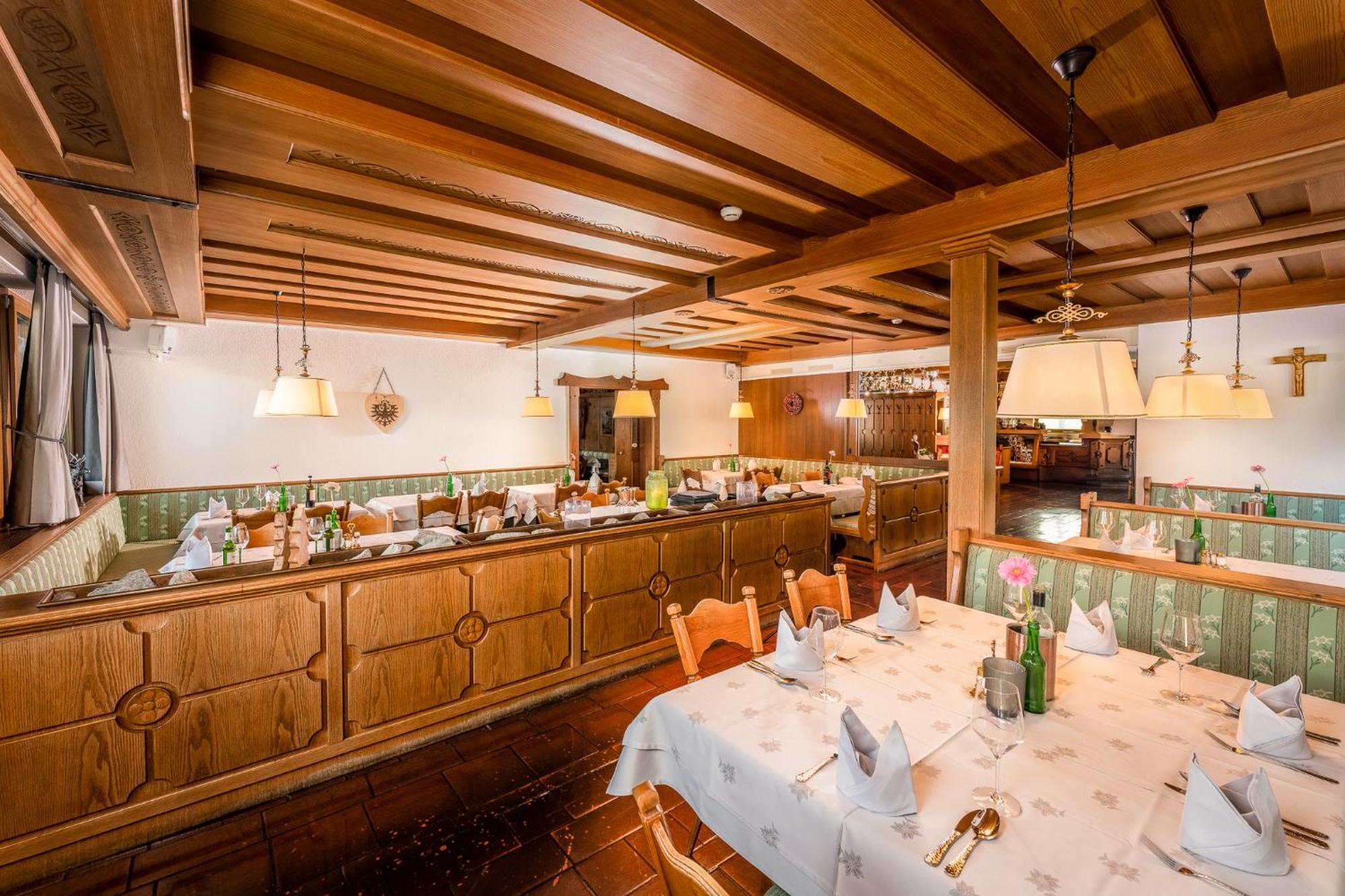 Alpen Wohlfuehlhotel Doerflwirt Hainzenberg Luaran gambar